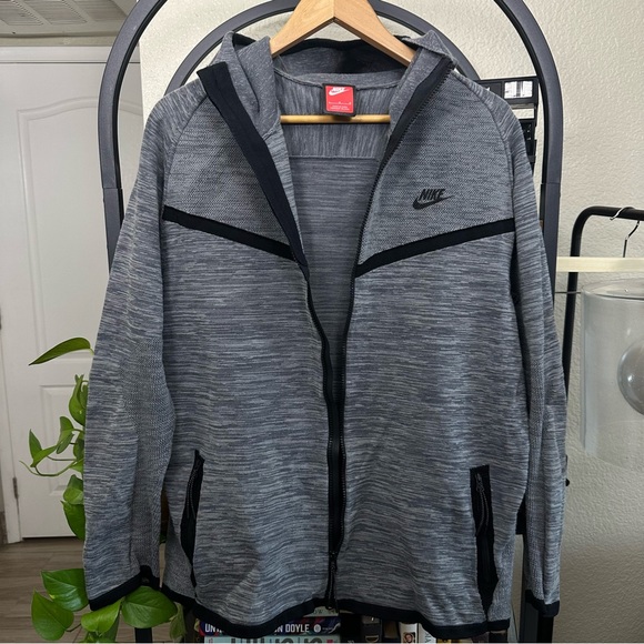 Nike Tech Knit Windrunner Hoodie Jacket Mens Size Large Gray Black 728685-043 - Picture 4 of 9